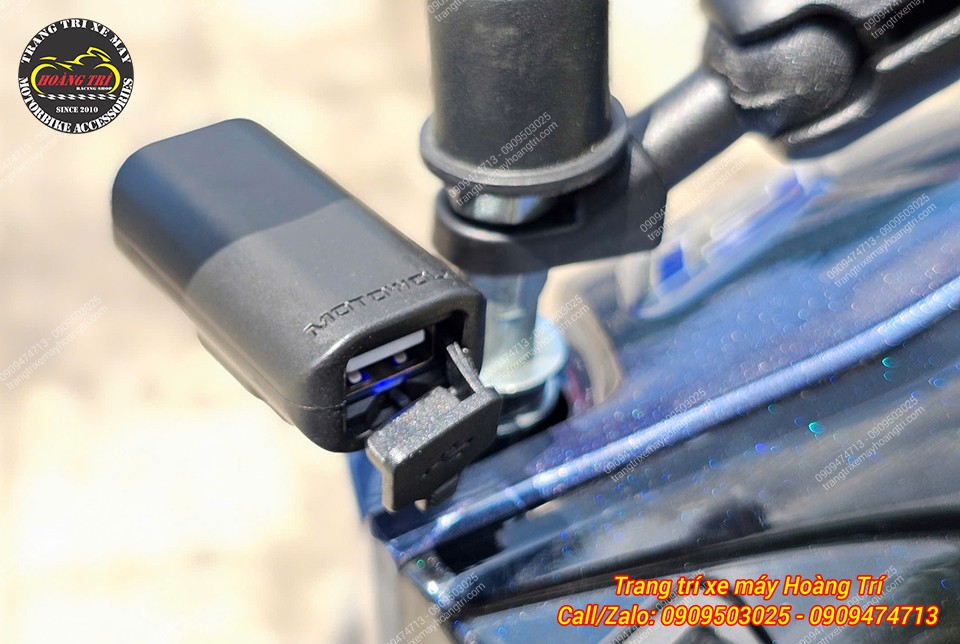 Sạc Nhanh USB Xe Máy: Giải Pháp Tiện Lợi Cho Dân Phượt và Người Dùng Hiện Đại